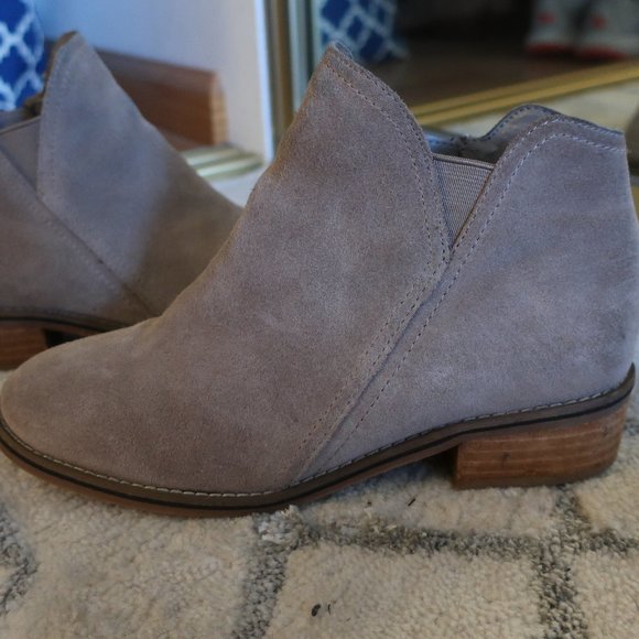 Blondo Waterproof Suede Taupe Booties - Picture 2 of 7